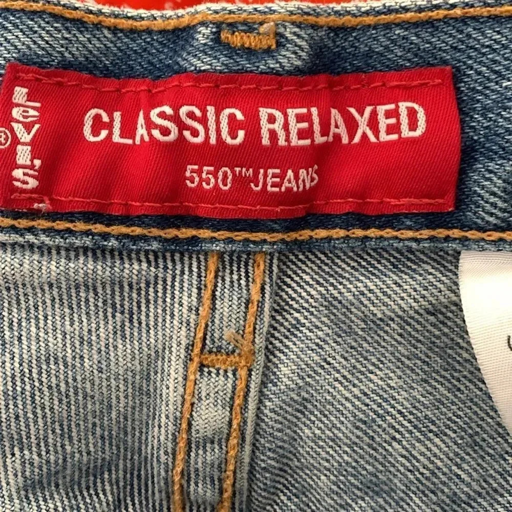 Levi’s 550 Classic Relaxed Destroyed Denim Shorts - Picture 4 of 5